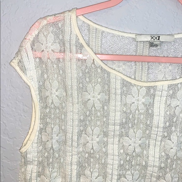 Women's Floral Lace Sheer Short Sleeve Shirt - Picture 8 of 10